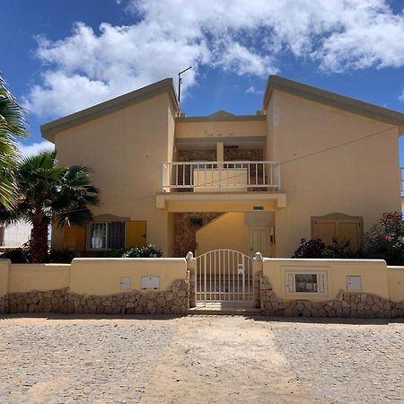 Lovely Beach Front Apartment In Санта Мария Екстериор снимка