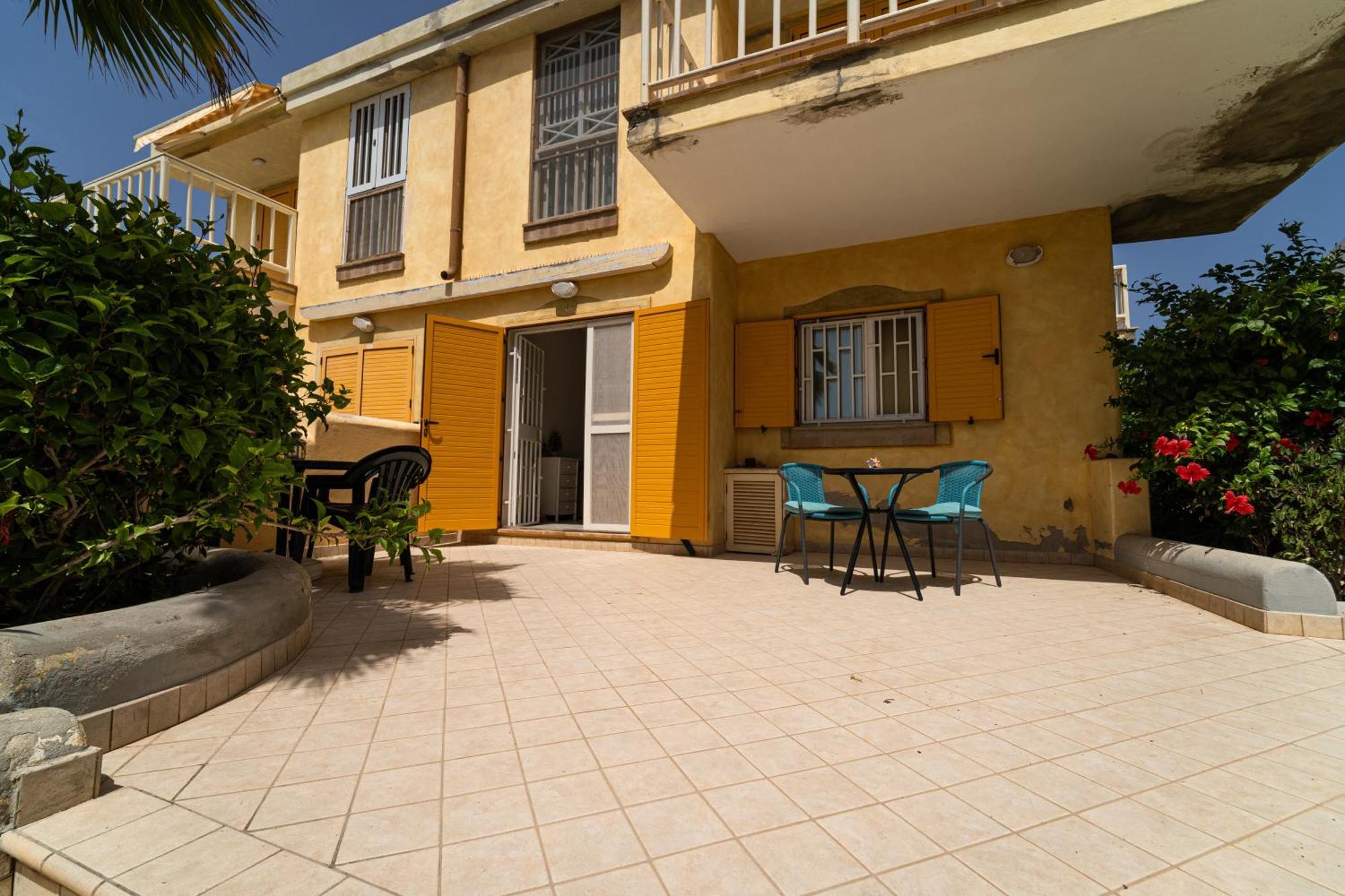 Lovely Beach Front Apartment In Санта Мария Екстериор снимка